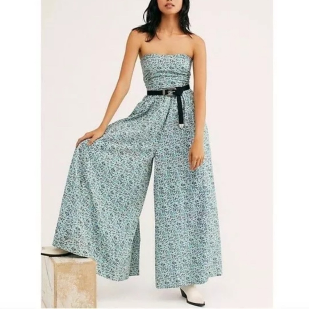 NWT Free People Mustang Strapless Ditsy Floral Wide Leg Jumpsuit Blue Size L - Picture 2 of 12